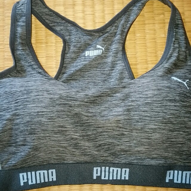 PUMA(プーマ)の送料無料（未使用）PUMAのスポーツブラとショーツ2点セット レディースの下着/アンダーウェア(ブラ&ショーツセット)の商品写真