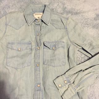 ザラ(ZARA)のZARA★新品タグ付きデニムシャツ(シャツ/ブラウス(長袖/七分))