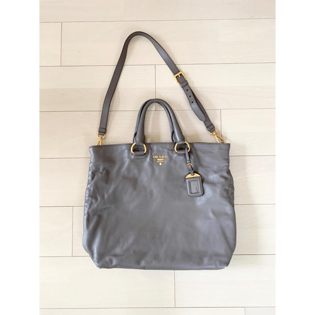 PRADA バッグ グレージュ　ショルダー