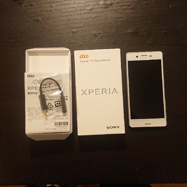 Xperia(エクスペリア)のSIMフリー Xperia X performance SOV33 ホワイト スマホ/家電/カメラのスマートフォン/携帯電話(スマートフォン本体)の商品写真