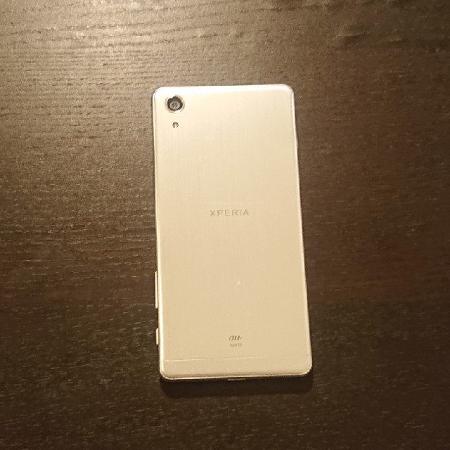 Xperia(エクスペリア)のSIMフリー Xperia X performance SOV33 ホワイト スマホ/家電/カメラのスマートフォン/携帯電話(スマートフォン本体)の商品写真