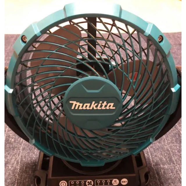 Makita(マキタ)のマキタ 扇風機 バッテリー付き スマホ/家電/カメラの冷暖房/空調(扇風機)の商品写真