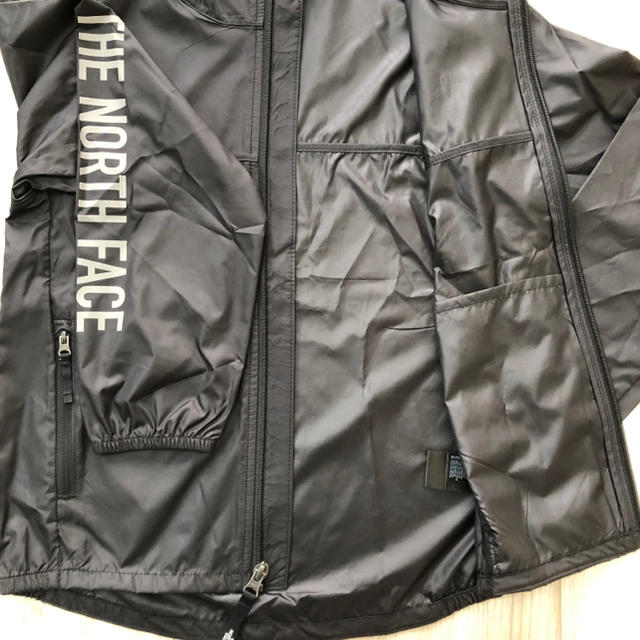 THE NORTH FACE(ザノースフェイス)の【海外限定】ノースフェイス　キッズ　ウィンドブレイカー　ジャケット　130 キッズ/ベビー/マタニティのキッズ服男の子用(90cm~)(ジャケット/上着)の商品写真