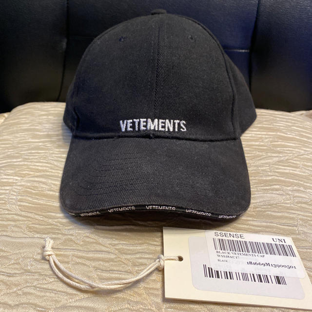 本物ヴェトモン黒キャップVETEMENTSユニセックスCAPクラシックロゴ正規品帽子