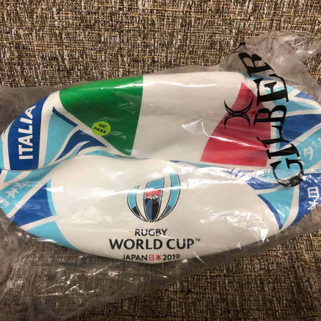 【残り1個】ラグビーワールドカップ2019 公式フラッグボール イタリア 5号 スポーツ/アウトドアのスポーツ/アウトドア その他(ラグビー)の商品写真