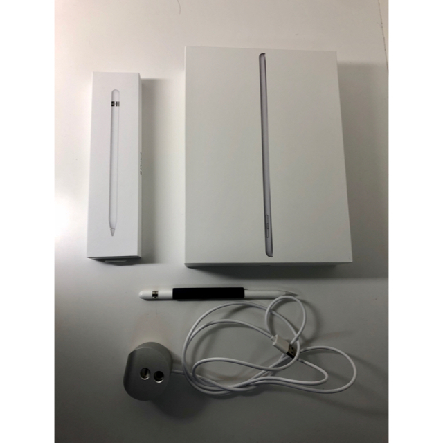 iPad（第６世代）　３２GB　Apple Pencil&充電スタンド付き