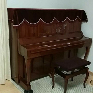 ヤマハ(ヤマハ)のYAMAHA　アップライトピアノ　W106BM(ピアノ)