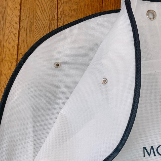 MONCLER(モンクレール)の【新品】モンクレール　洋服カバー&ハンガー　セット メンズのメンズ その他(その他)の商品写真