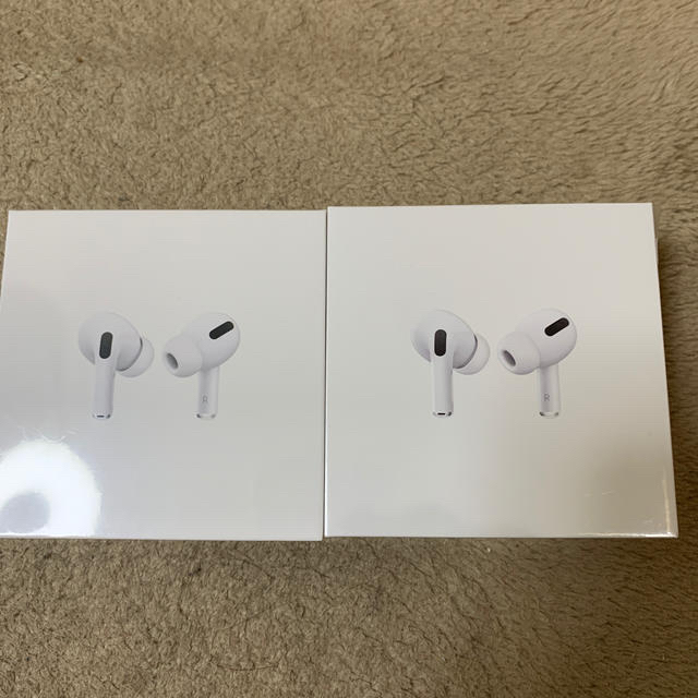 AirPods Pro with Wireless Charging Case