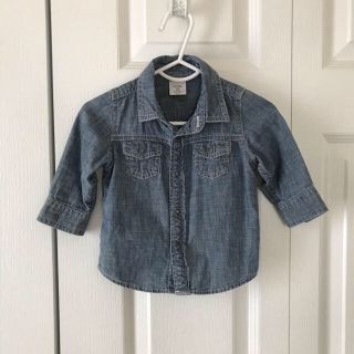 ベビーギャップ(babyGAP)の70☆6-12☆長袖デニムシャツ☆baby GAP(シャツ/カットソー)