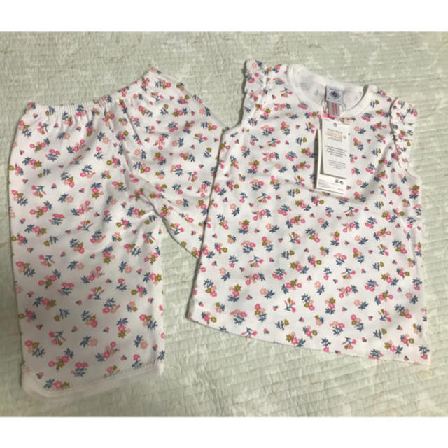 PETIT BATEAU(プチバトー)の【Anne様専用】新品 プチバトー パジャマ 3a キッズ/ベビー/マタニティのキッズ服女の子用(90cm~)(パジャマ)の商品写真