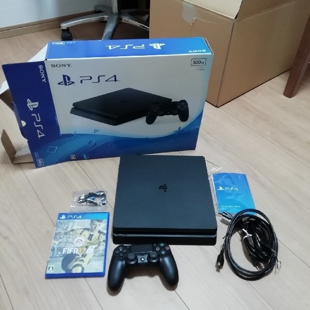 PS4 本体　薄型　PlayStation®4 CUH-2000A 500GB