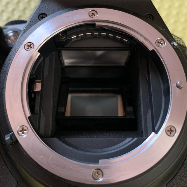 Nikon D5500 18-140 VR レンズキット！単焦点レンズ付き！