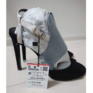 ザラ(ZARA)の新品 ZARA バイカラーサンダル (サンダル)