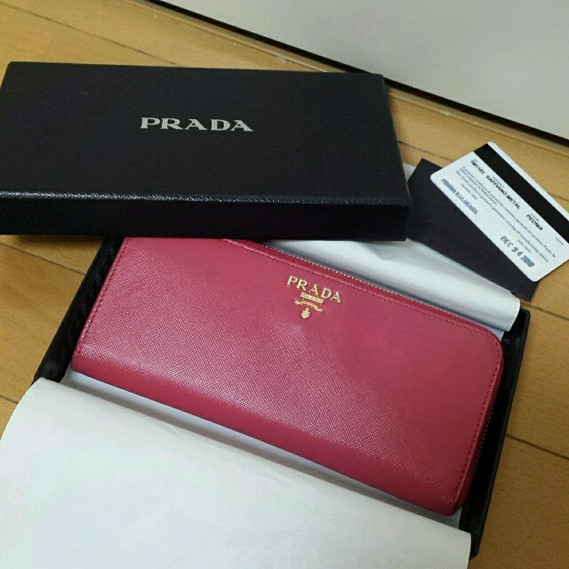 PRADA(プラダ)の値下げ♡美品PRADA長財布ピンクL字 レディースのファッション小物(財布)の商品写真