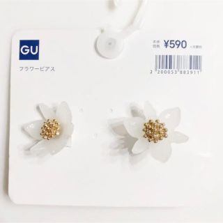 ジーユー(GU)の【未使用】GU フラワーピアス(ピアス)