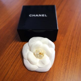 シャネル(CHANEL)のCHANEL シャネル  カメリア　コサージュ(ブローチ/コサージュ)