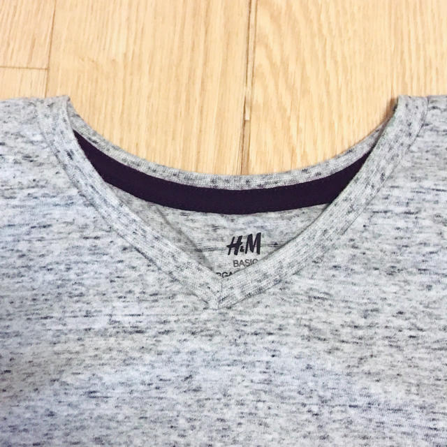 H&M(エイチアンドエム)のH&M  Ｖネック長袖Ｔシャツ 146/152 キッズ/ベビー/マタニティのキッズ服男の子用(90cm~)(Tシャツ/カットソー)の商品写真