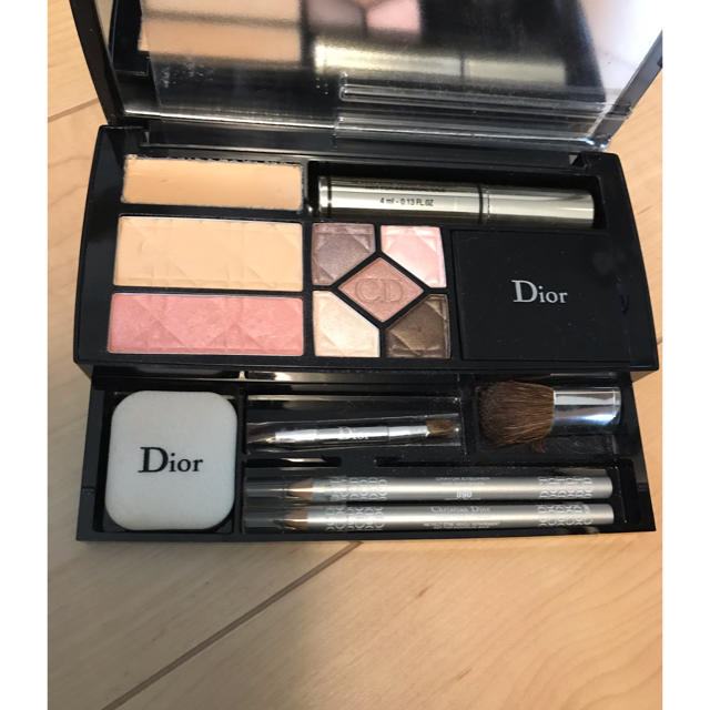 Christian Dior - Diorメイクセットの通販 by さら's shop｜クリスチャンディオールならラクマ