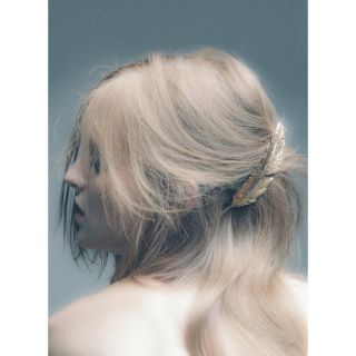 ビームス(BEAMS)の【ちゃ様専用】プリュイ PLUIE フェザーバレッタ L ゴールド(バレッタ/ヘアクリップ)