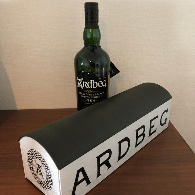 MOËT & CHANDON(モエエシャンドン)のARDBEG 10 アードベック 10年 ウェアハウスボックス 限定品 食品/飲料/酒の酒(ウイスキー)の商品写真