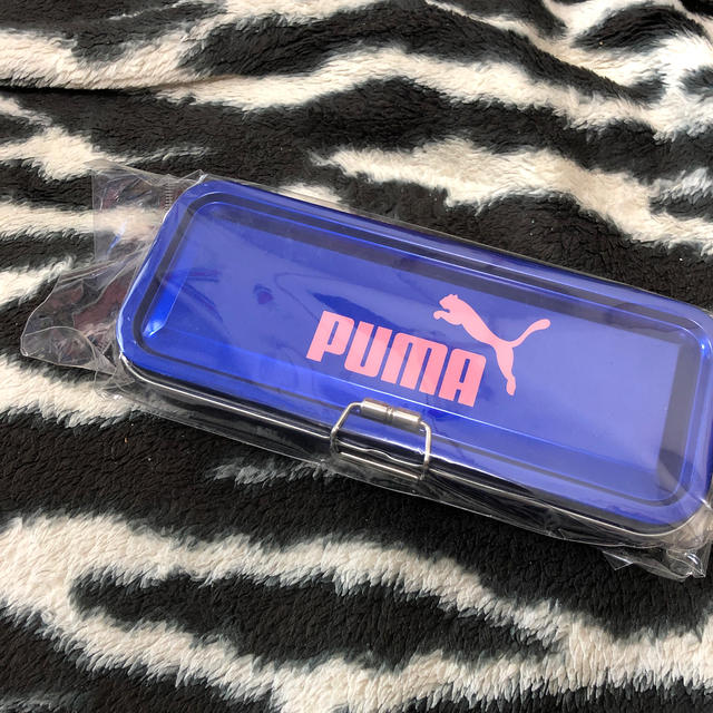 PUMA(プーマ)のpuma  筆箱 ペンケース 缶 インテリア/住まい/日用品の文房具(ペンケース/筆箱)の商品写真