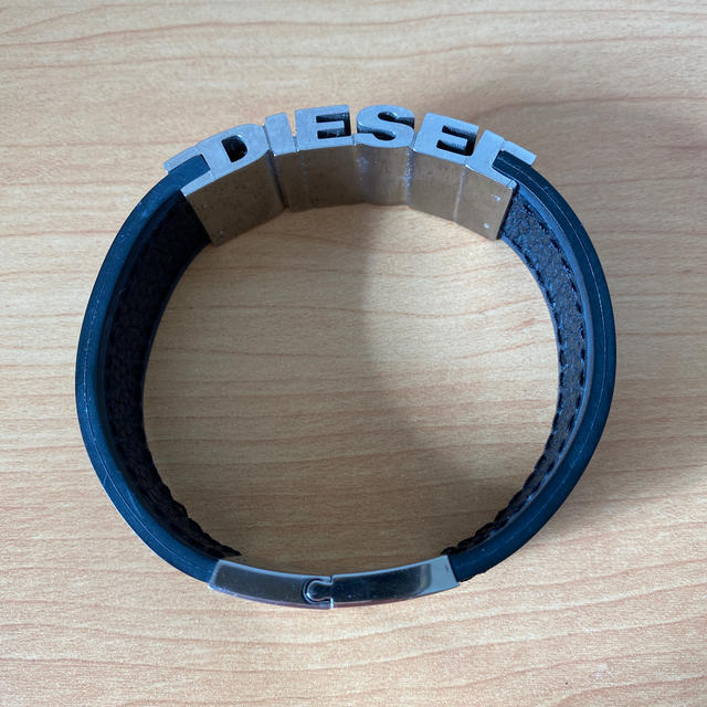 DIESEL(ディーゼル)の期間限定値下げ中！ディーゼル　diesel ブレスレット メンズのアクセサリー(ブレスレット)の商品写真