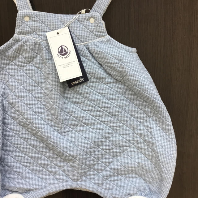 PETIT BATEAU(プチバトー)の【新品】プチバトー 18m チュビックキルティングサロペット　ブルー キッズ/ベビー/マタニティのベビー服(~85cm)(パンツ)の商品写真