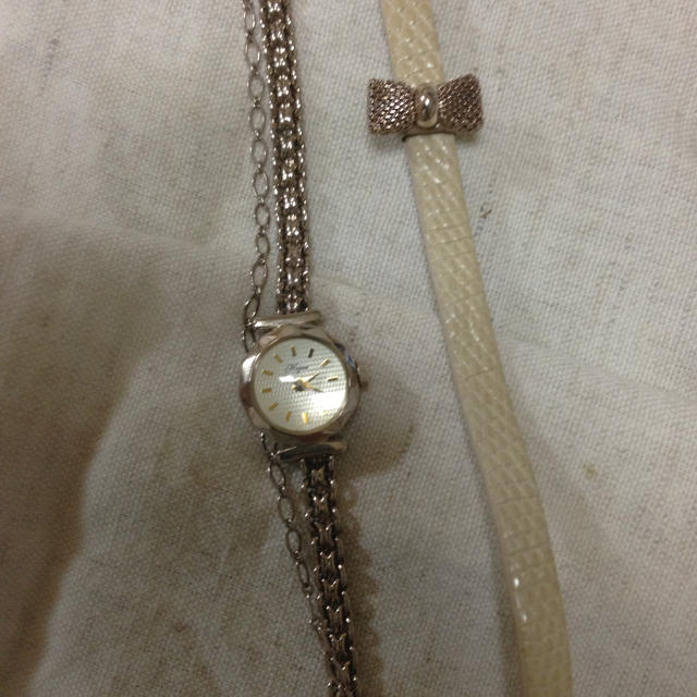 NOJESS(ノジェス)のノジェス 腕時計 リボンチャーム付き レディースのファッション小物(腕時計)の商品写真