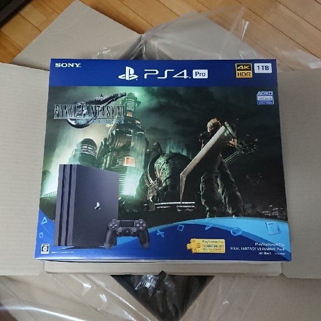 新品 PS4 Pro 1TB FF VII REMAKE Pack