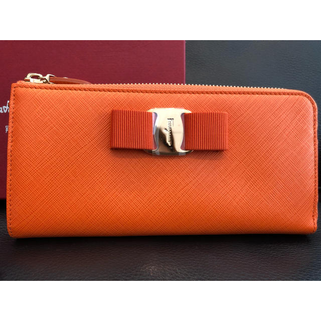 ロングウォレット Salvatore Ferragamo 【ギフト】 15435円引き www ...