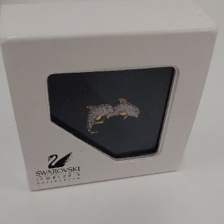 スワロフスキー(SWAROVSKI)のスワロフスキー☆ドルフィンピンバッジ☆イルカ☆(ブローチ/コサージュ)