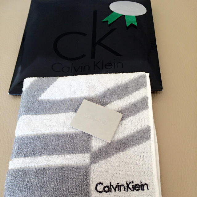 ck Calvin Klein(シーケーカルバンクライン)のカルバンクラインのタオルハンカチ♡ メンズのファッション小物(ハンカチ/ポケットチーフ)の商品写真