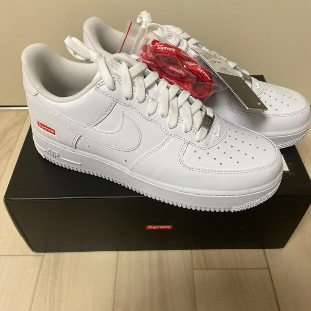 supreme NIKE air force1スニーカー