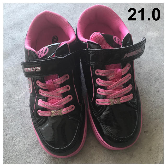 HEELYS(ヒーリーズ)のローラーシューズ 2輪タイプ HEELYS キッズ/ベビー/マタニティのキッズ靴/シューズ(15cm~)(ローラーシューズ)の商品写真