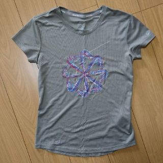 ナイキ(NIKE)のNIKE Tシャツ レディースS(Tシャツ(半袖/袖なし))