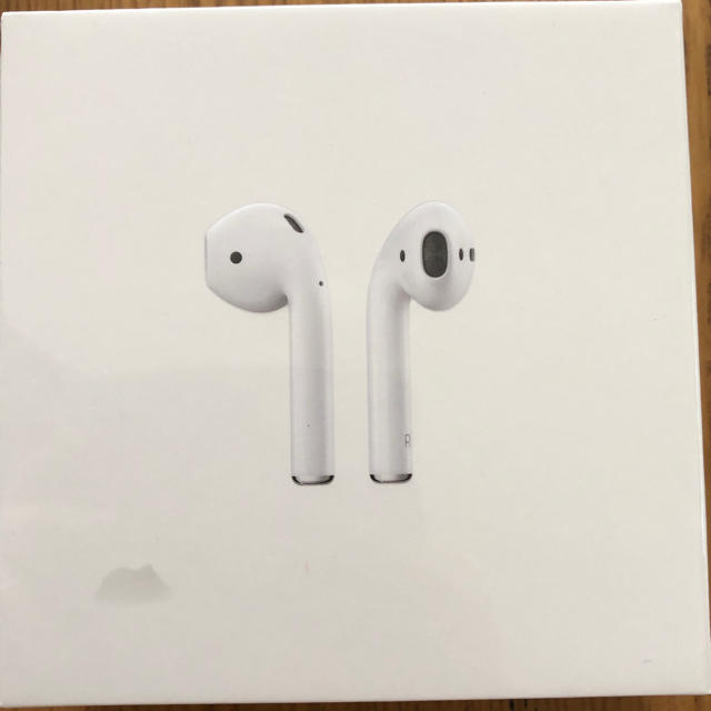 AppleAirPods with Wireless Charging Case