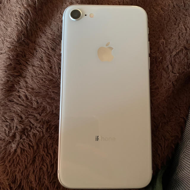 iphone8 シルバー　64gb