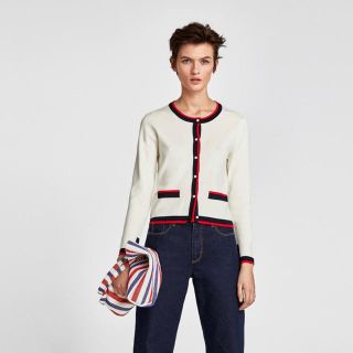 ザラ(ZARA)のZARA コントラストパールビーズ付きカーディガン(カーディガン)