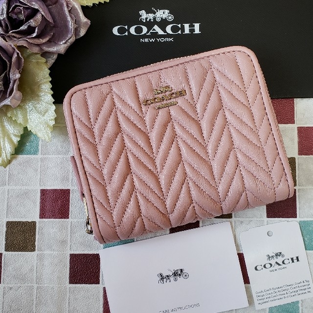 レディースCOACH財布　キルティングピンク