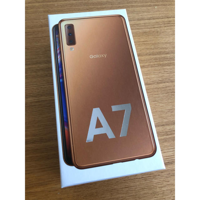 新品 ギャラクシー A7 シムフリースマートフォン/携帯電話