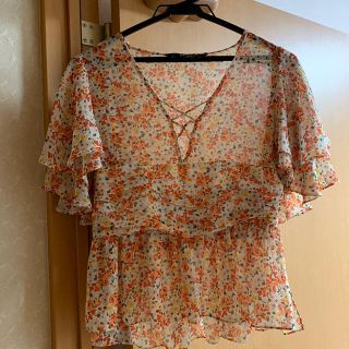 ザラ(ZARA)のZARA 小花柄シフォンブラウス レースアップ ザラ(シャツ/ブラウス(半袖/袖なし))