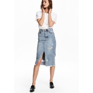 エイチアンドエム(H&M)のデニムスカート　ダメージ加工　H&M(デニム/ジーンズ)