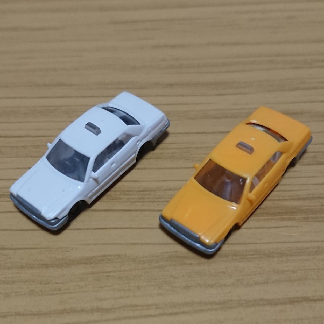 トヨタ クラウンタクシー 2台セット エンタメ/ホビーのおもちゃ/ぬいぐるみ(鉄道模型)の商品写真
