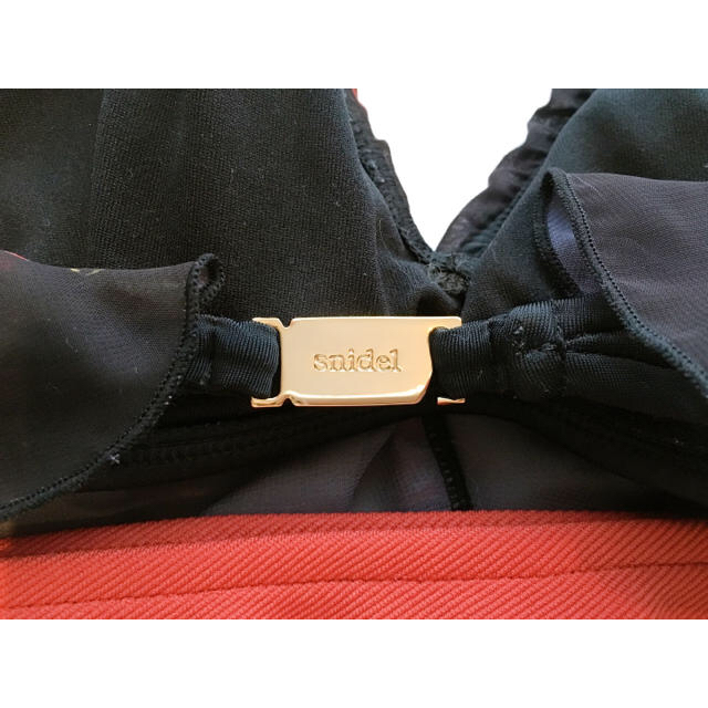 SNIDEL(スナイデル)の⚠️8月末処分⚠️【snidel】フラワープリントビキニ👙新品 レディースの水着/浴衣(水着)の商品写真