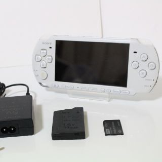 プレイステーションポータブル(PlayStation Portable)のPSP3000 パールホワイト(携帯用ゲーム機本体)