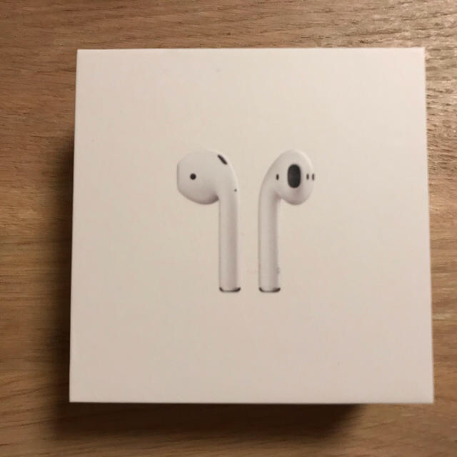 Apple AirPods with Charging Case(第2世代)ヘッドフォン/イヤフォン