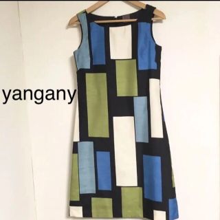 【新品・未使用】yangany(ヤンガニー)ノースリーブ ワンピース(ひざ丈ワンピース)