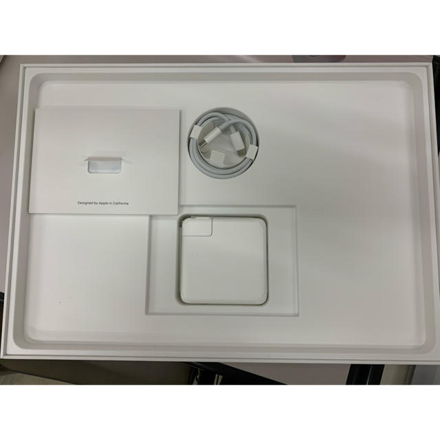 MacBook pro2019 15.4インチ 充放電回数4回程 2