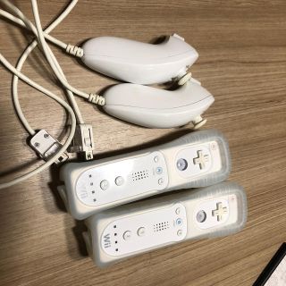 ウィー(Wii)のWiiリモコン（シリコンカバー付き）、ヌンチャク×2(その他)